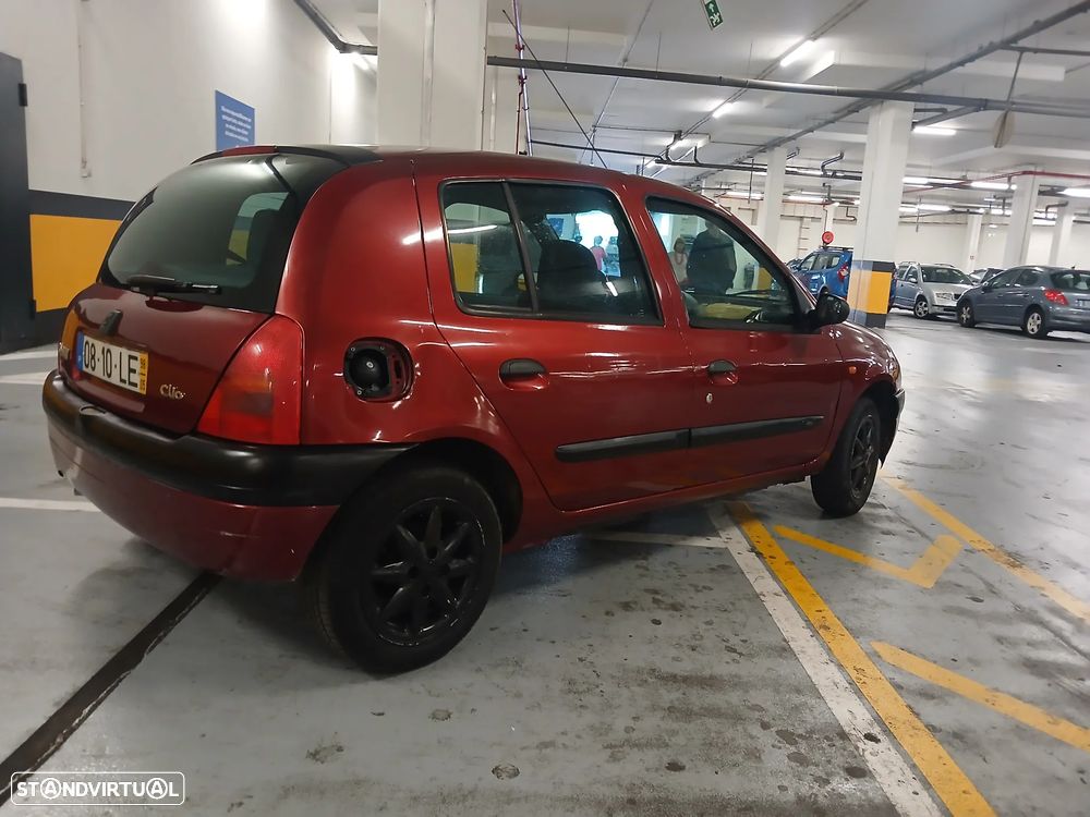Renault Clio - 6