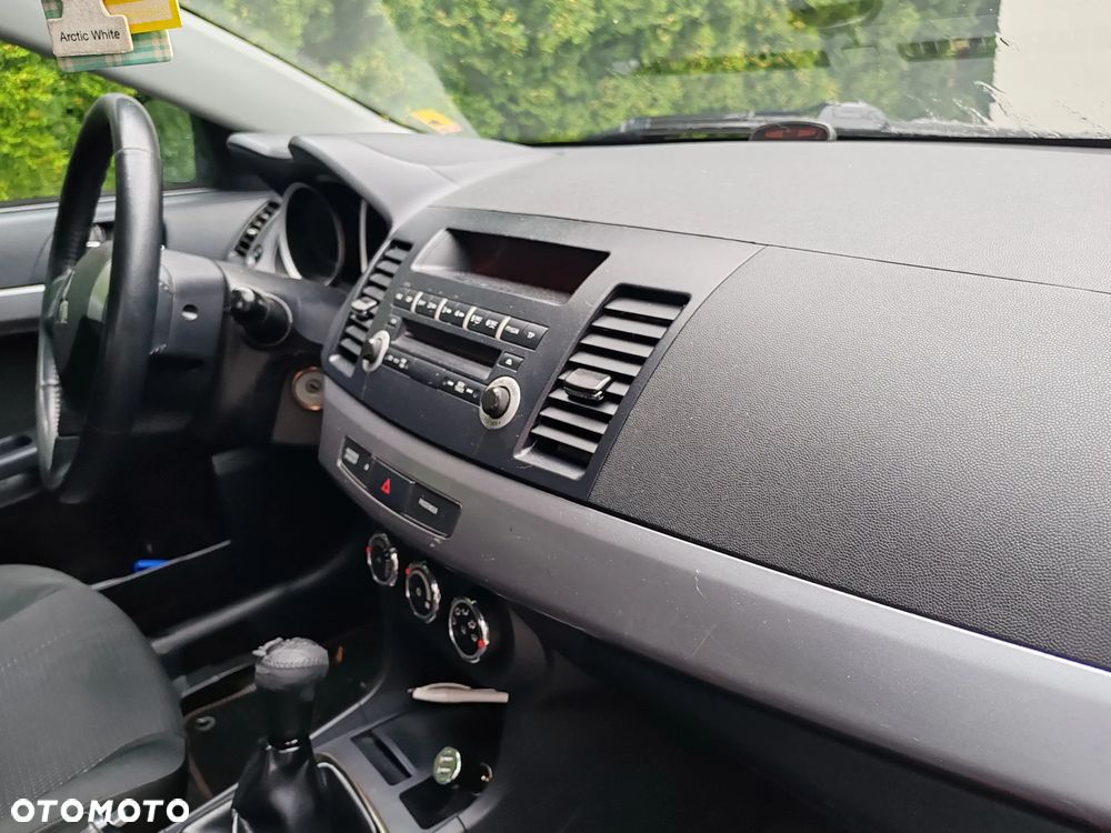 Mitsubishi Lancer 1.6 Intense - 29