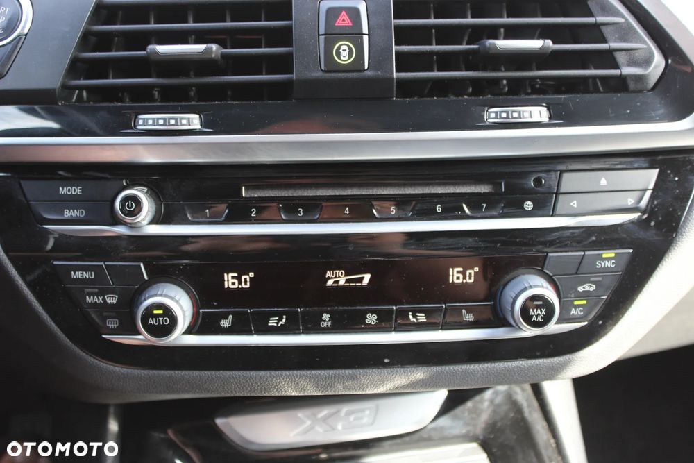 BMW X3 xDrive30i Luxury Line sport - 30