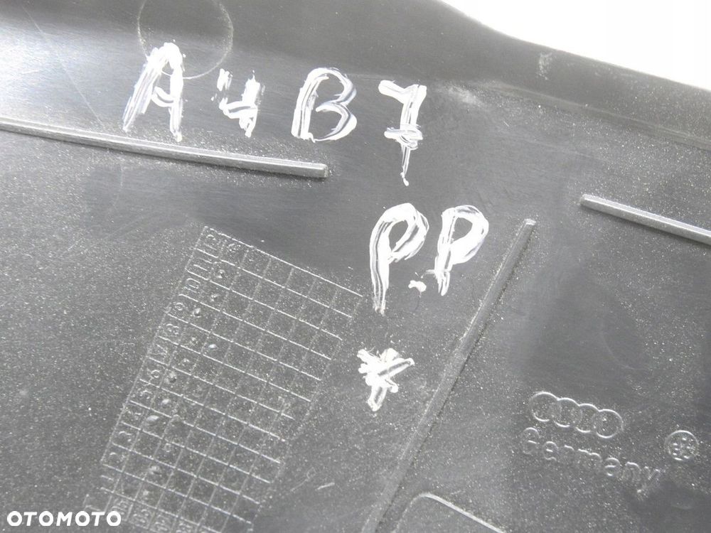TRÓJKĄT OSŁONA LUSTERKA PRAWA AUDI A4 B7 - 6