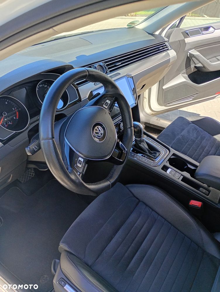 Volkswagen Passat 2.0 TDI Bi-Turbo BMT 4Mot Highline DSG - 17