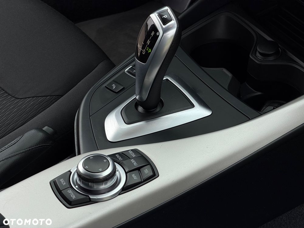 BMW Seria 1 118d - 22