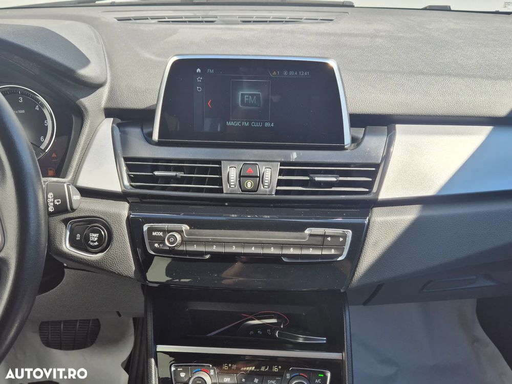 BMW Seria 2 218d xDrive AT - 18