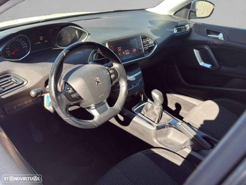 Peugeot 308 - 13