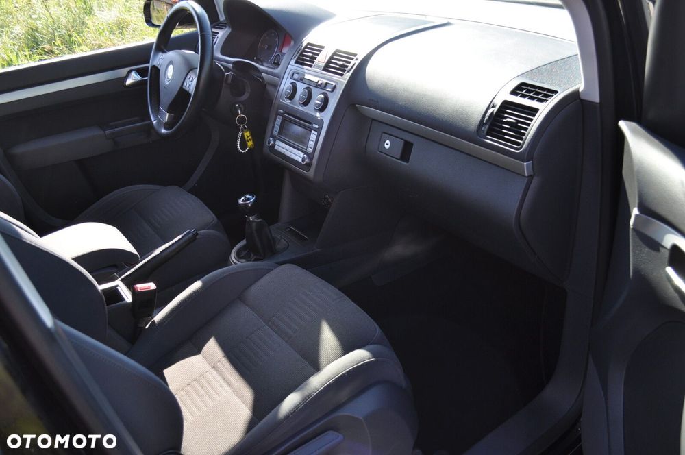 Volkswagen Touran - 6