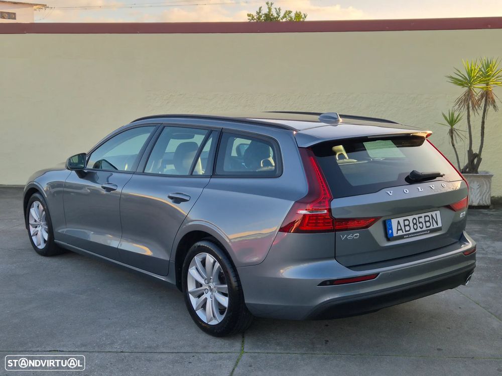 Volvo V60 2.0 D3 Momentum Plus - 3