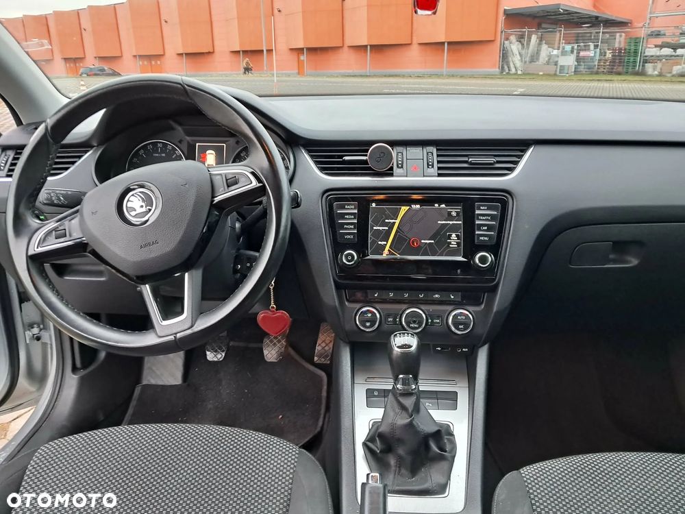 Skoda Octavia 1.6 TDI (Green tec) 4x4 Ambition - 13