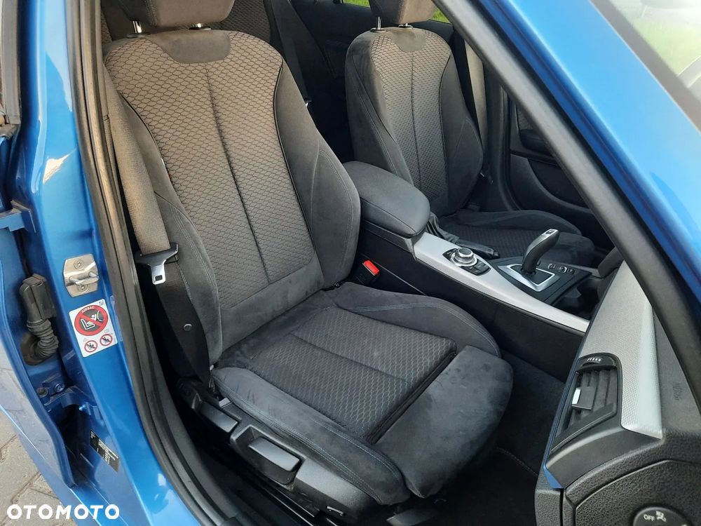 BMW Seria 1 120i M Sport - 24