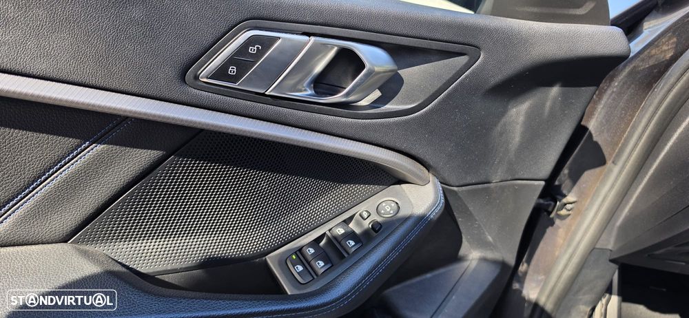BMW 116 d Pack Desportivo M Auto - 29