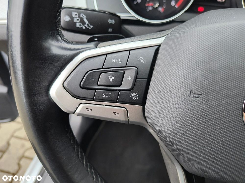 Volkswagen Passat - 20