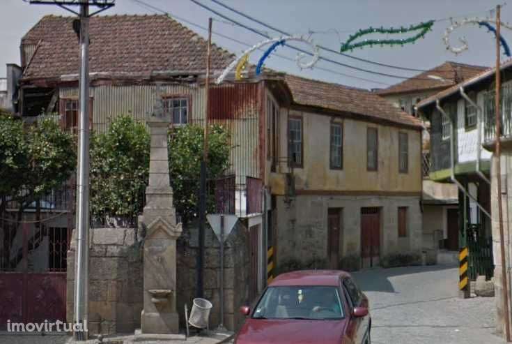 Casa para reconstrução em frente ao convento de Salzedas - Grande imagem: 3/12