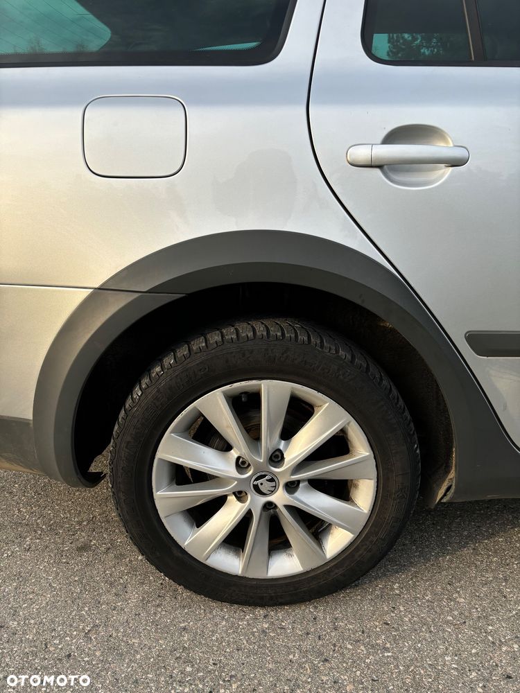 Skoda Octavia Scout 1.8 TSI - 12