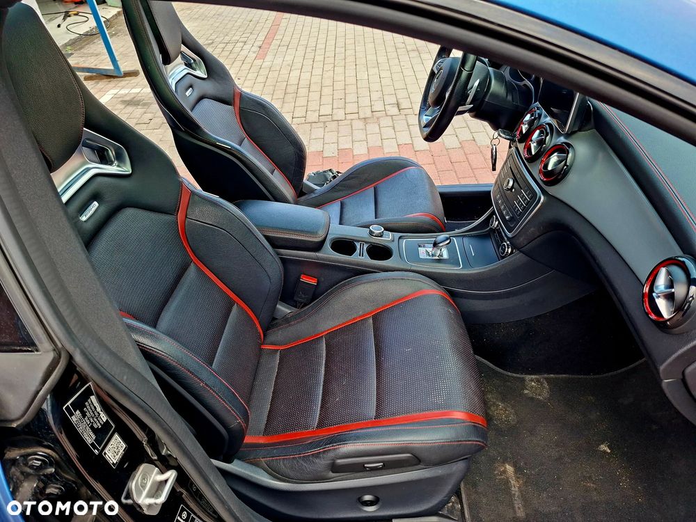 Mercedes-Benz CLA 45 AMG 4Matic 7G-DCT - 13