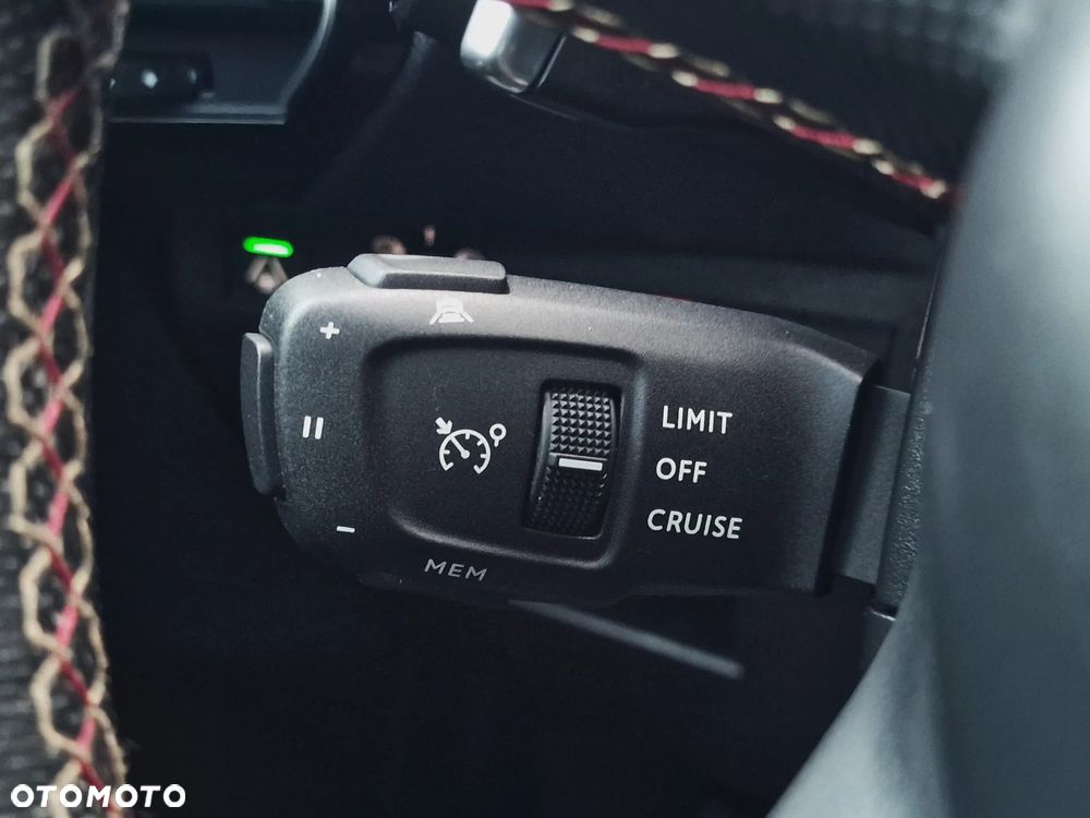 DS Automobiles DS 7 Crossback 1.6 PureTech Performance Line + - 39