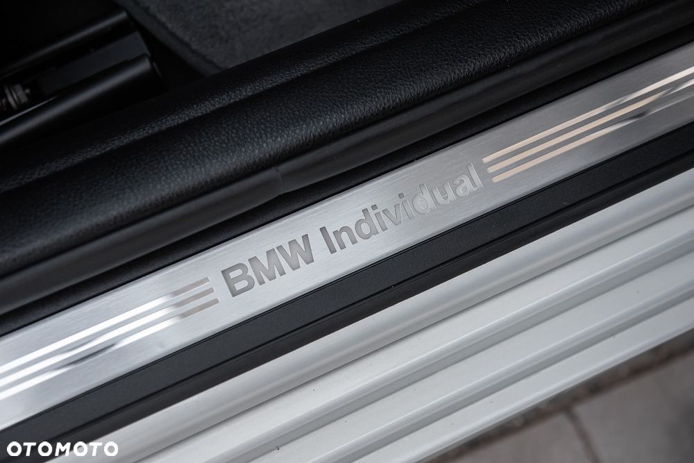 BMW Seria 5 535i xDrive Sport-Aut Luxury Line - 35