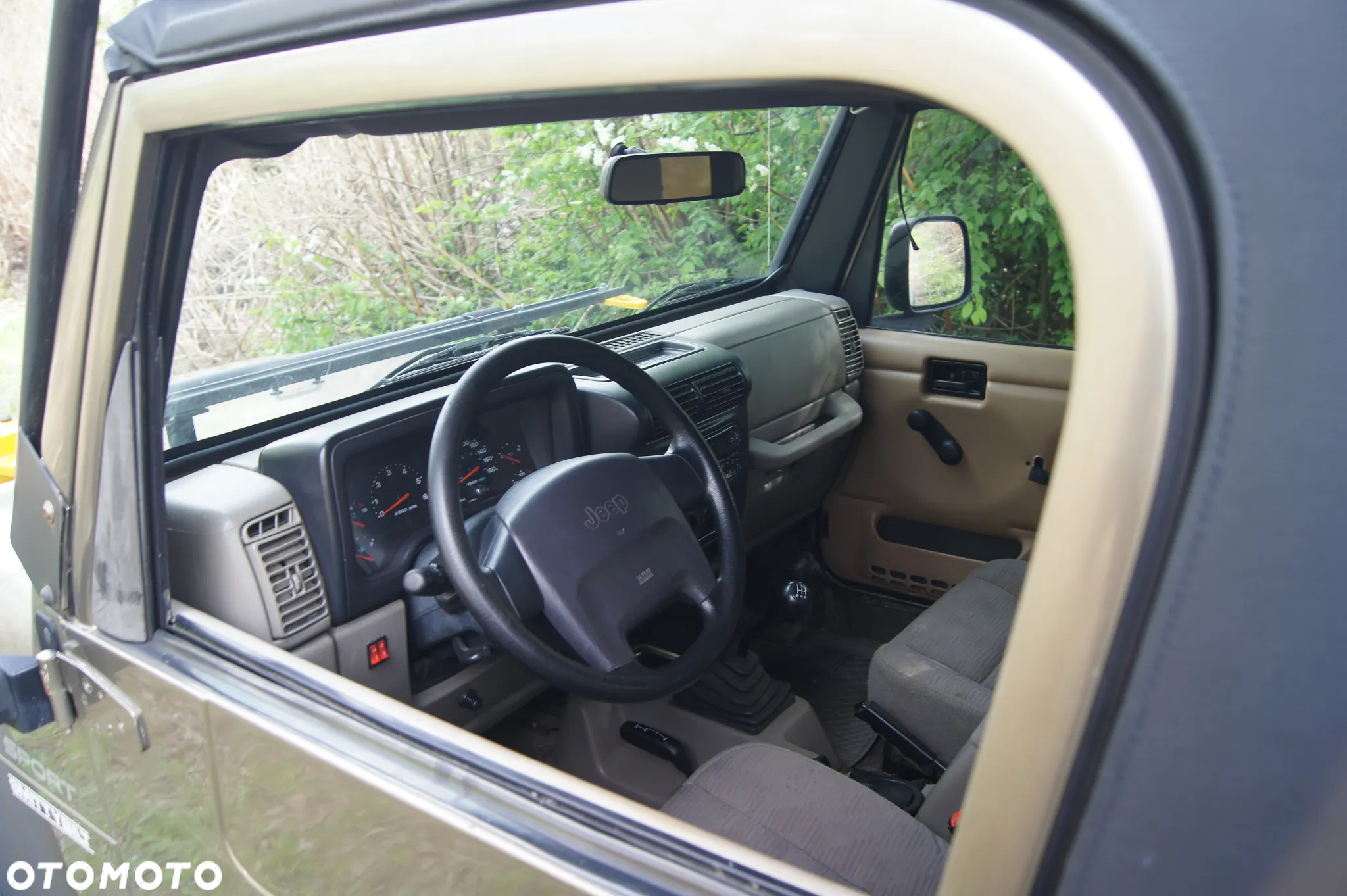 Jeep Wrangler - 12