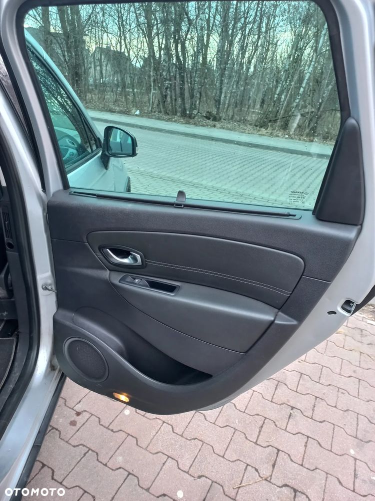 Renault Scenic dCi 110 Xmod Paris - 14