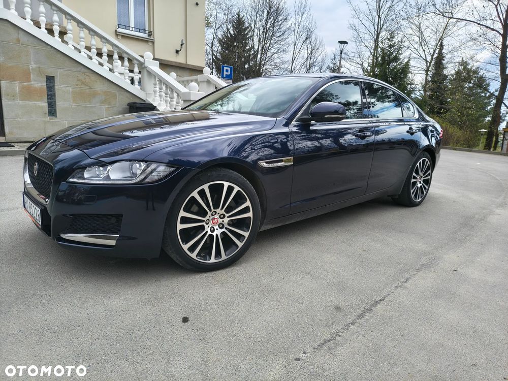 Jaguar XF 25d AWD Portfolio - 2