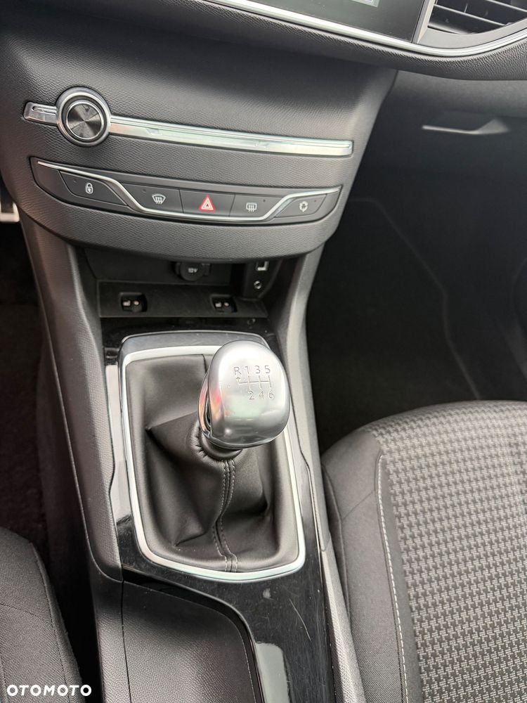 Peugeot 308 - 16