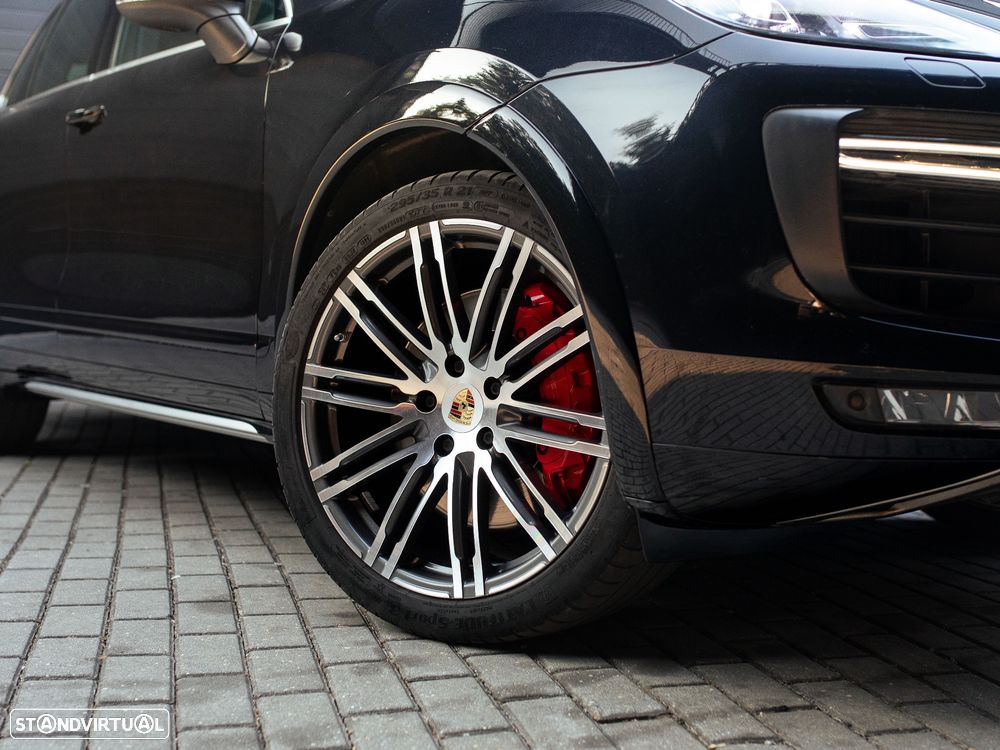 Porsche Cayenne Turbo Tiptronic S - 7