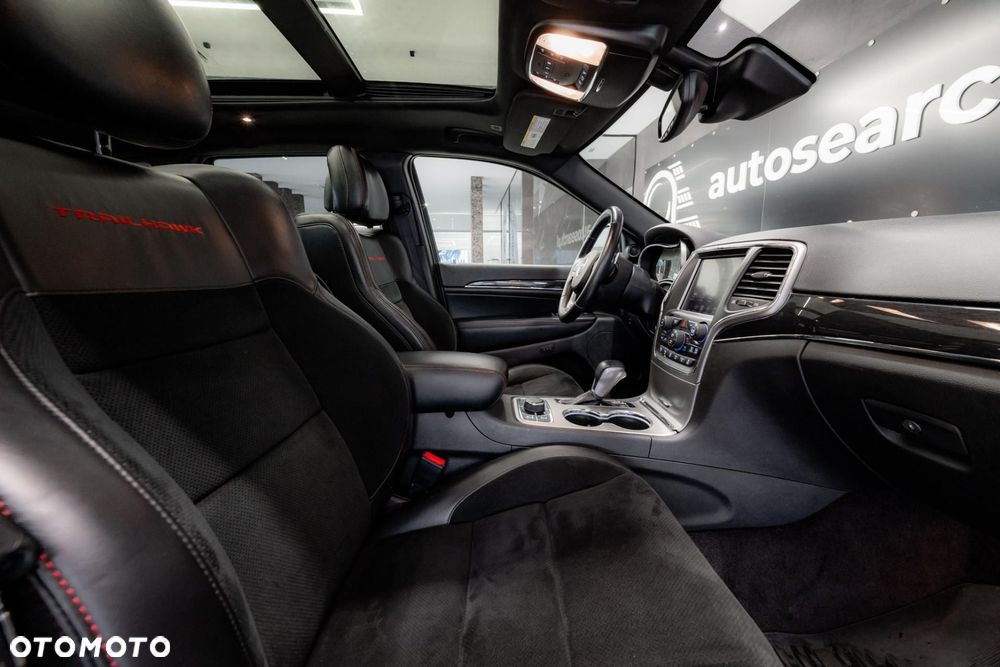 Jeep Grand Cherokee - 33