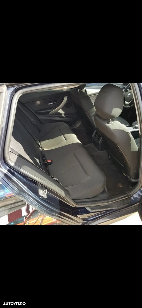 BMW Seria 3 320d Aut. - 8