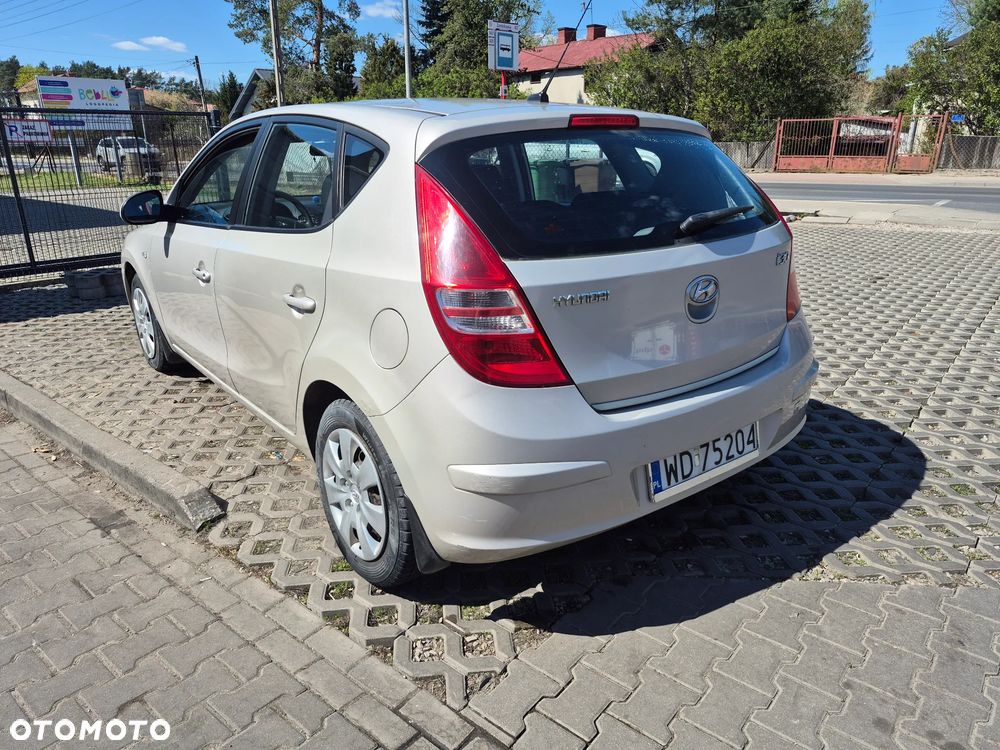 Hyundai i30 1.6 Comfort - 4