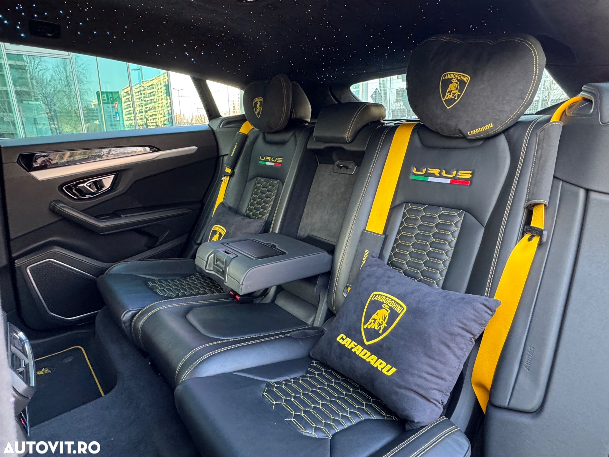 Lamborghini URUS Standard - 20