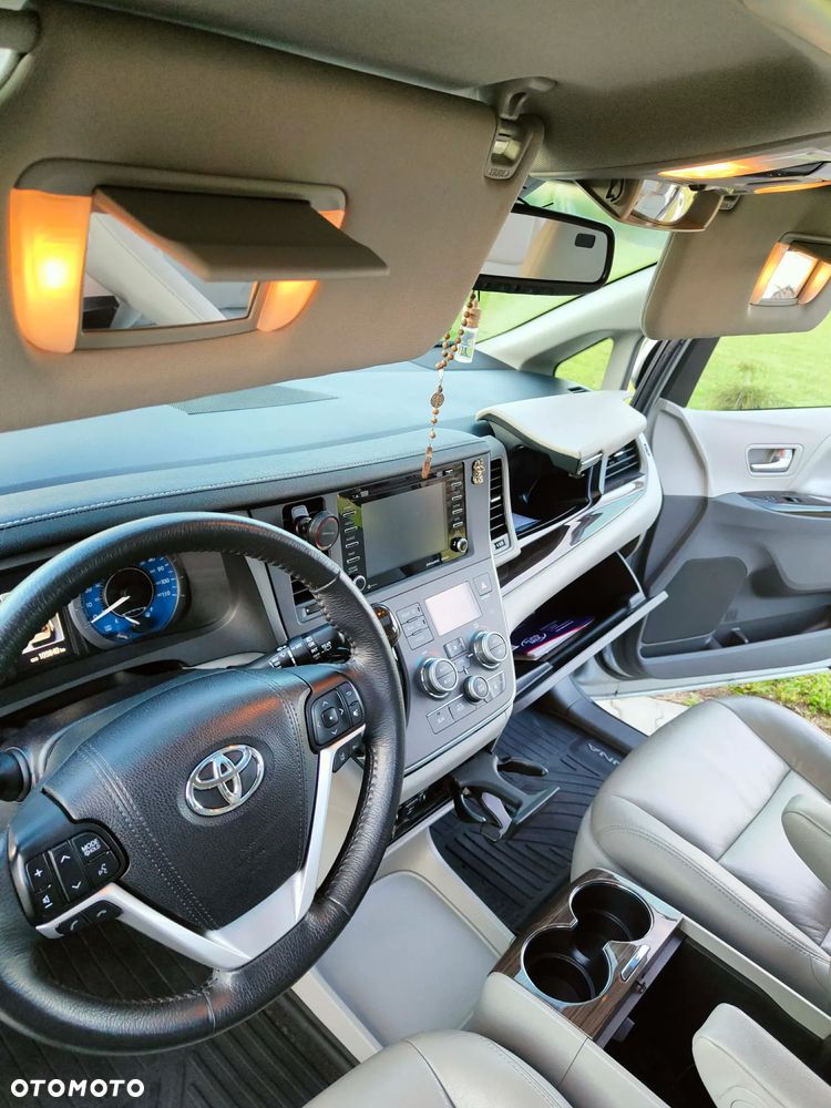 Toyota Sienna 3.5 V6 SE - 18