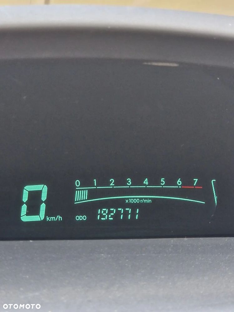 Toyota Yaris 1.33 Luna - 5