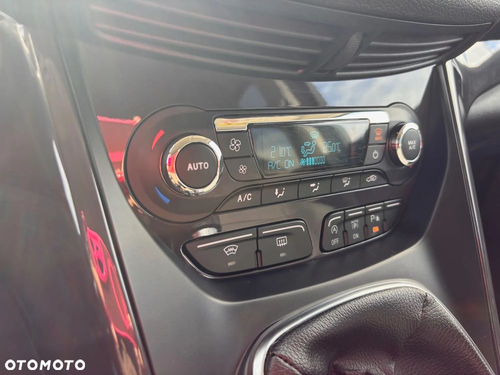Ford Kuga 1.6 EcoBoost 2x4 Titanium - 29