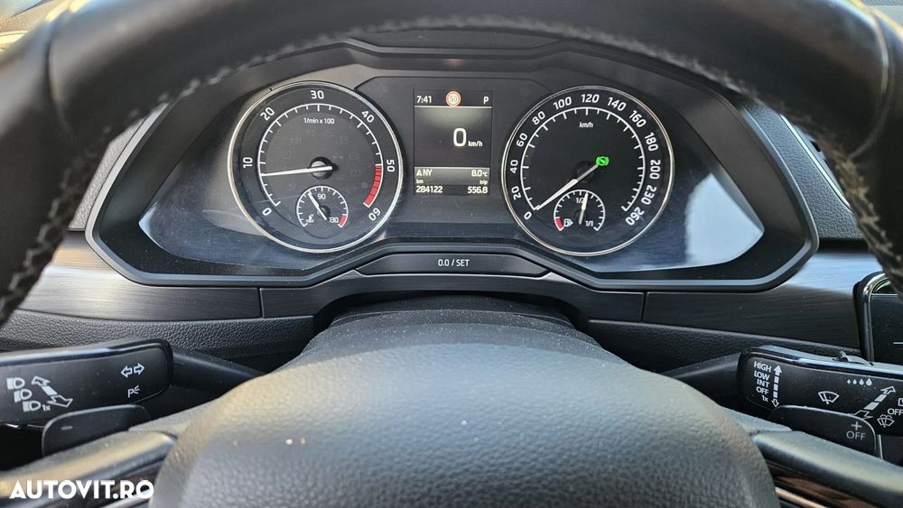 Skoda Superb 2.0 TDI DSG Premium Edition - 15