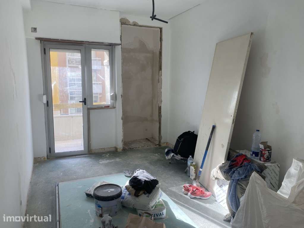 T2 Remodelado com Arrecadação | Figueirinha - Grande imagem: 2/8