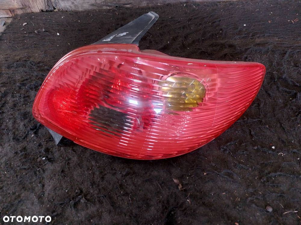 LAMPA LEWY TYŁ + PRAWY TYŁ PEUGEOT 206 I LIFT HB 5D - 17