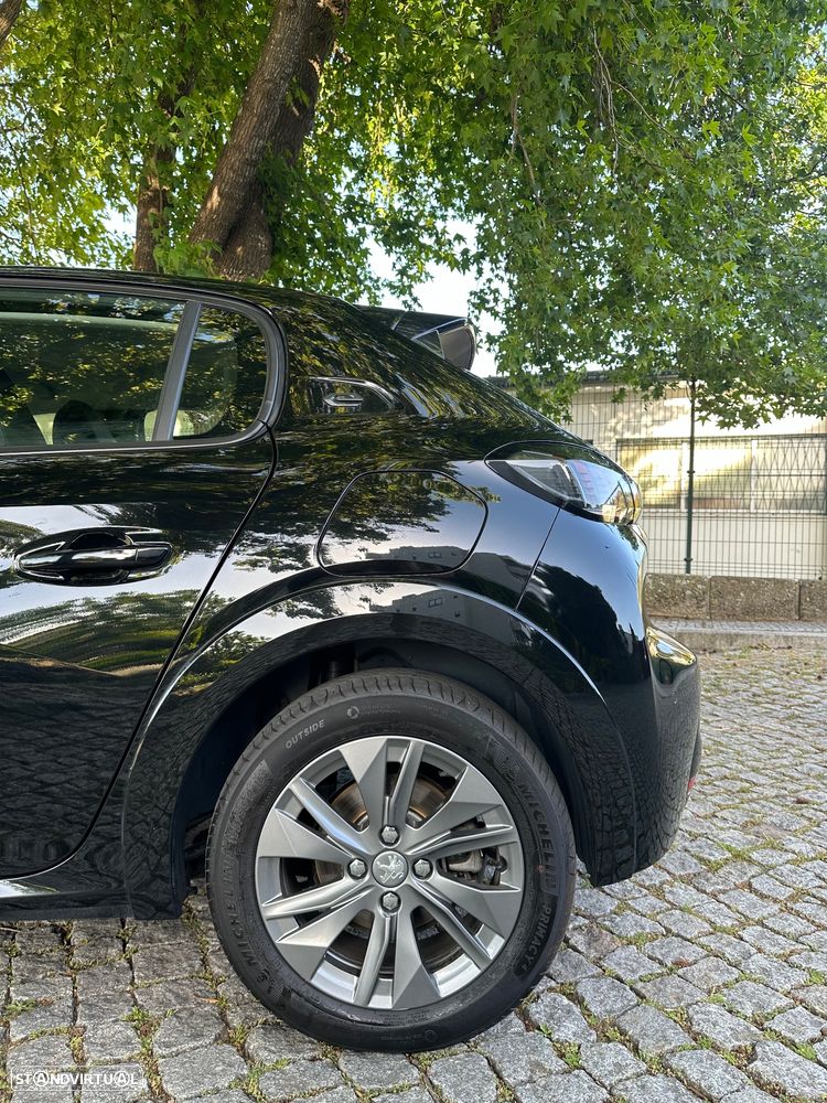 Peugeot e-208 Allure - 16