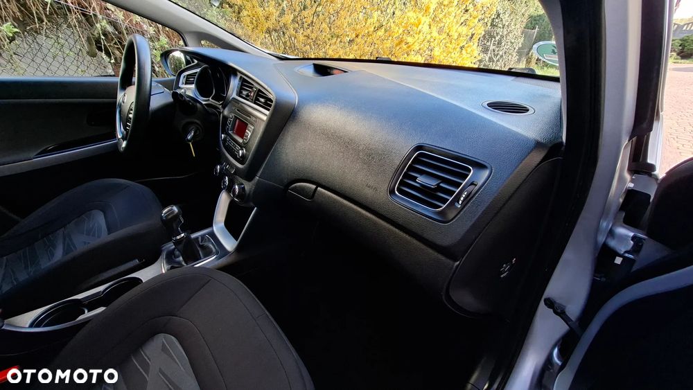 Kia Ceed 1.4 CVVT Attract - 19