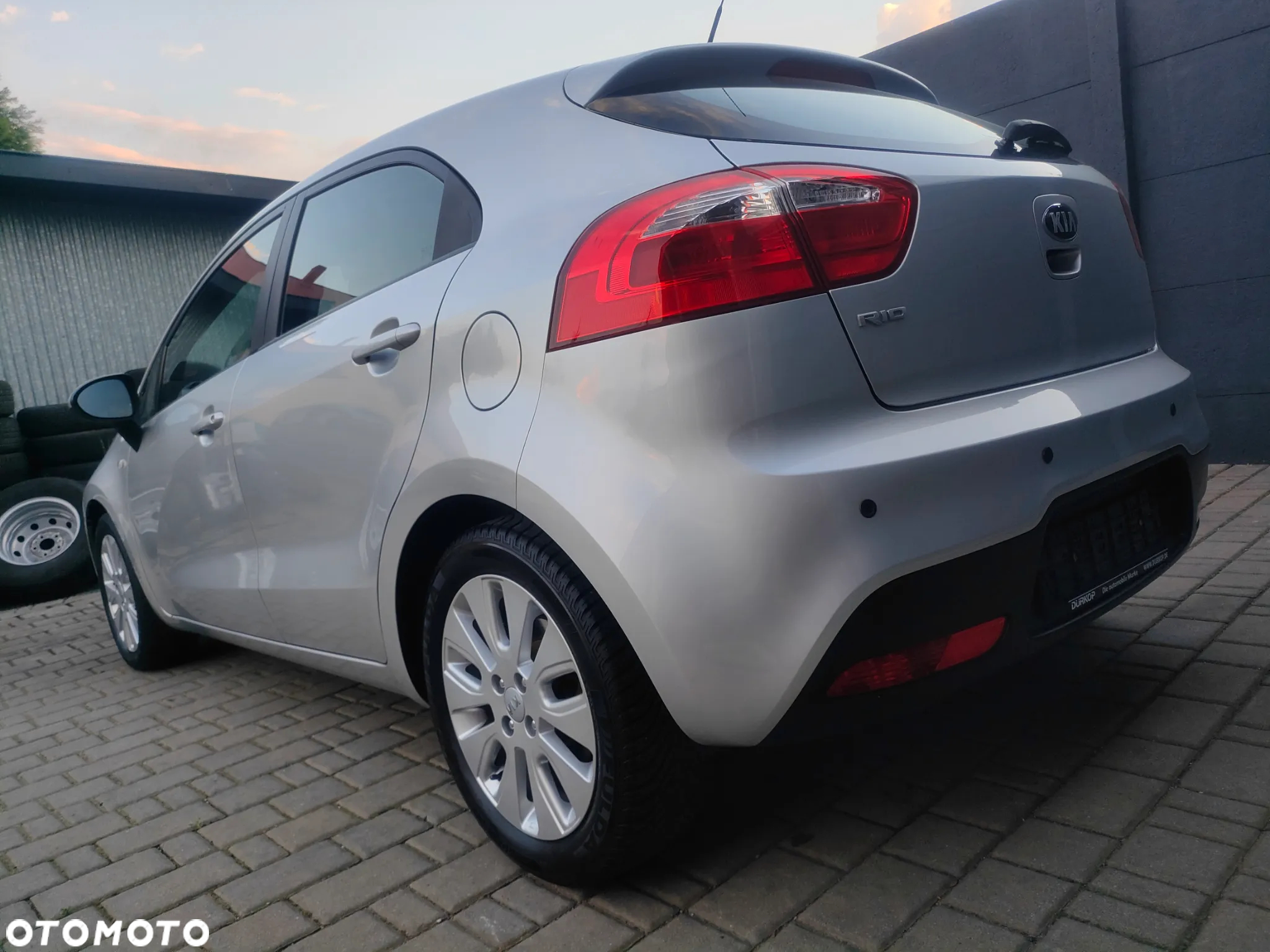 Kia Rio 1.2 Attract - 23