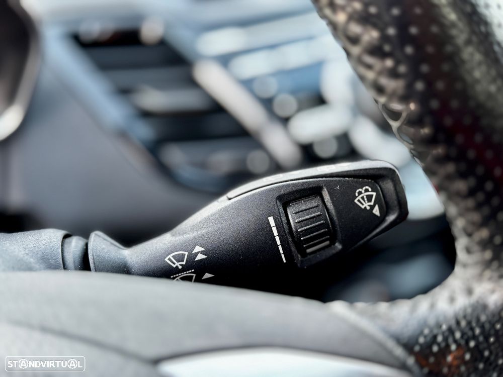 Ford Fiesta 1.6 EcoBoost c/ Pack Pele Desportiva ST — fotografia 22