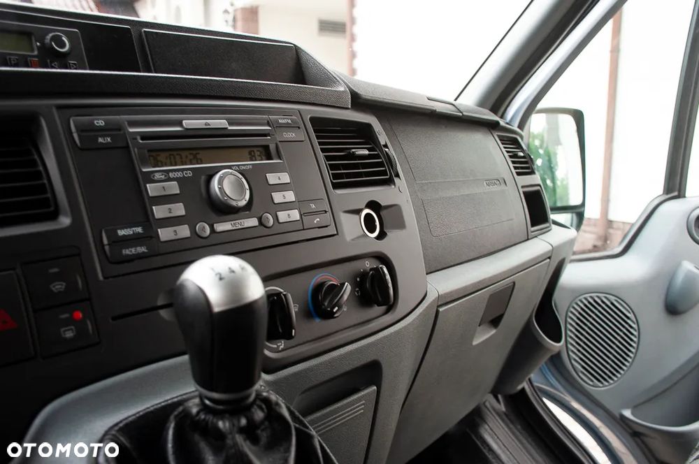 Ford Transit - 32