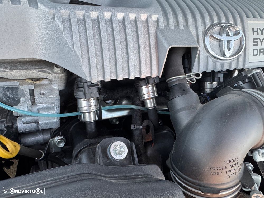 Toyota Auris Touring Sports 1.8 HSD Comfort+P.Sport - 18