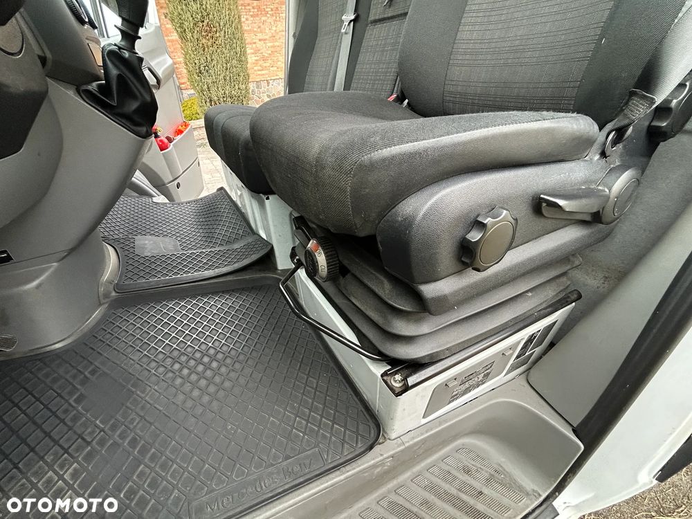 Mercedes-Benz SPRINTER 519 - 20