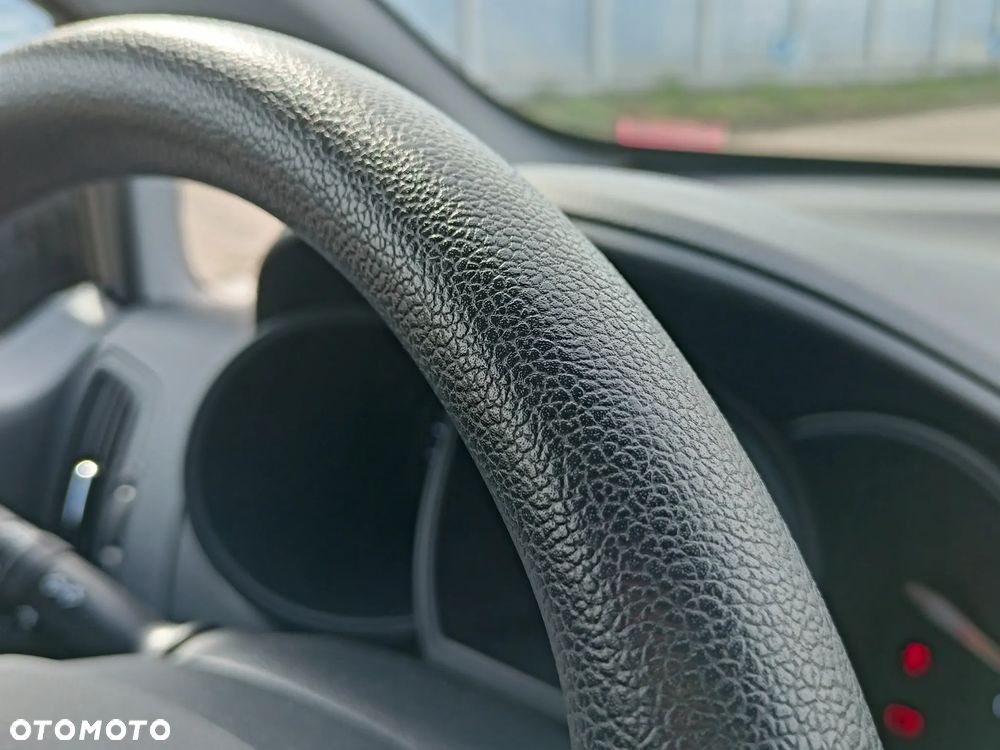 Kia Rio 1.2 Attract - 23