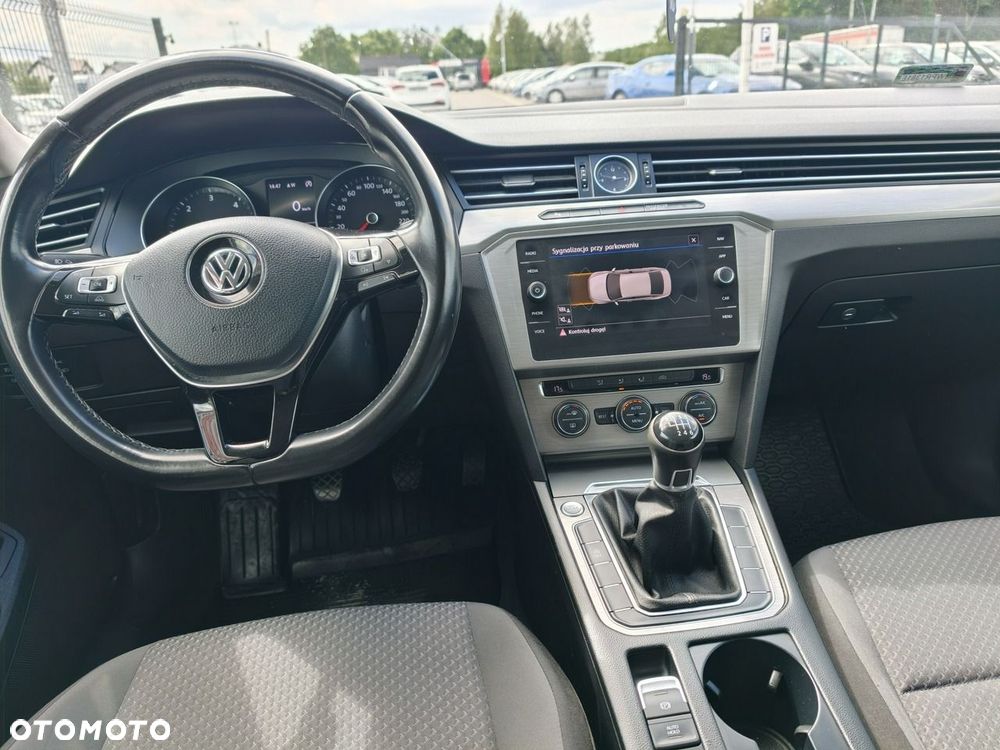 Volkswagen Passat - 21