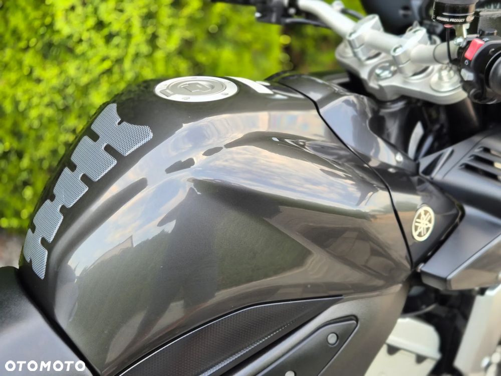 Yamaha FZ - 14