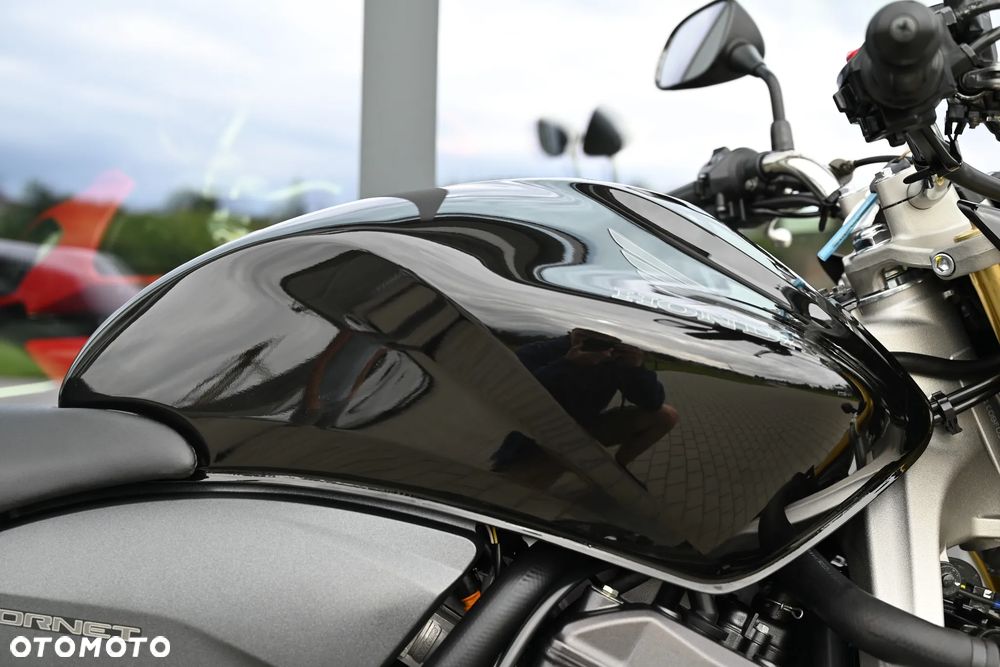 Honda Hornet - 35