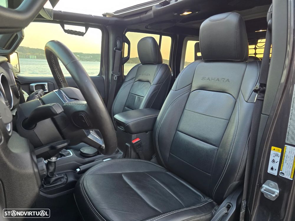 Jeep Wrangler - 8