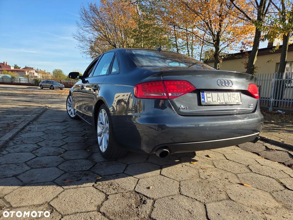 Audi A4 Limousine - 31