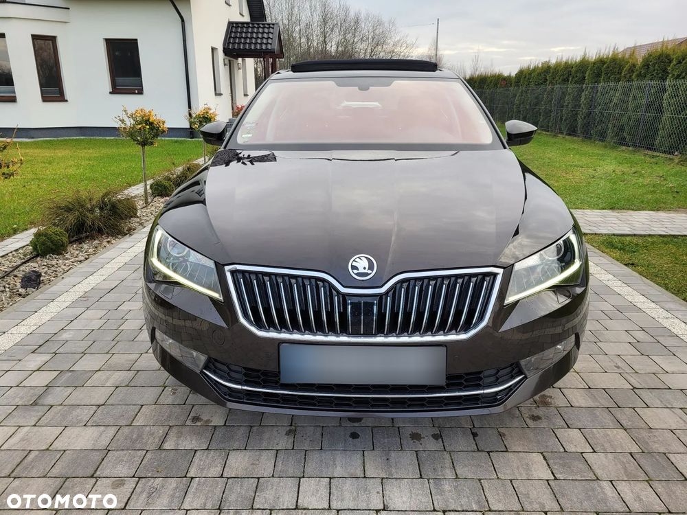 Skoda Superb 2.0 TDI Premium Edition - 4