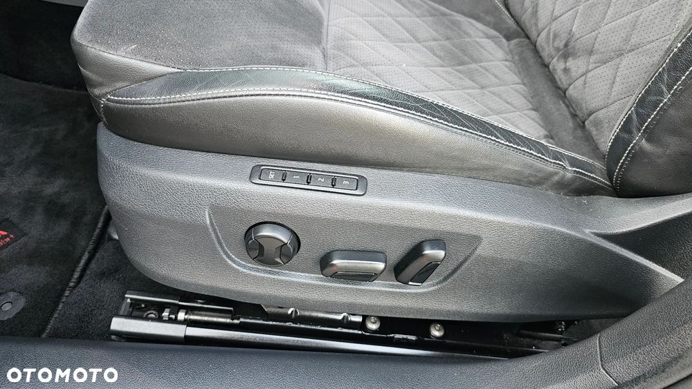Skoda Superb 2.0 TDI DSG Sportline - 13