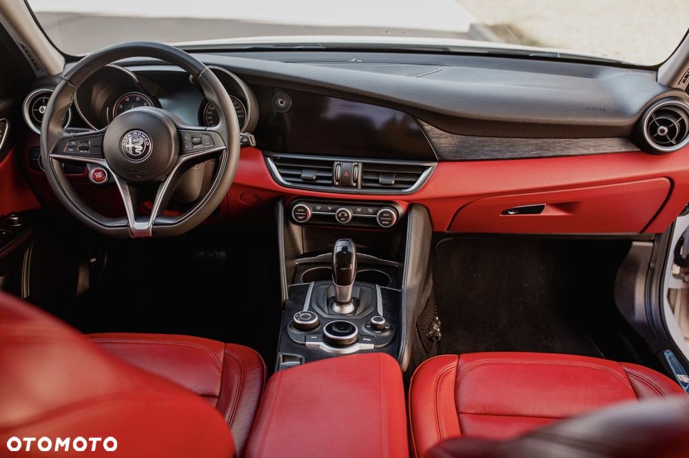 Alfa Romeo Giulia - 6